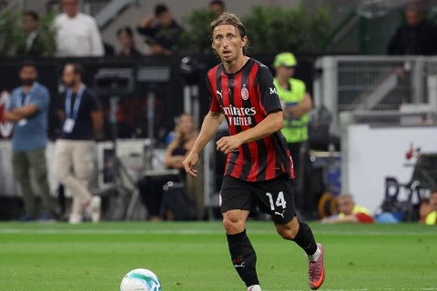 AC Milan vs Juventus 1h45 ngày 27/4