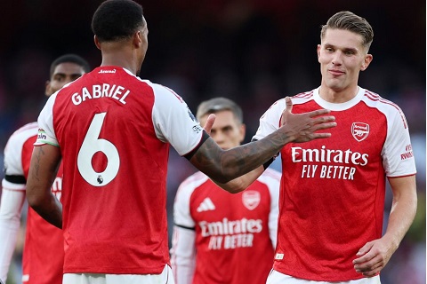 Arsenal vs Liverpool 3h ngày 9/1