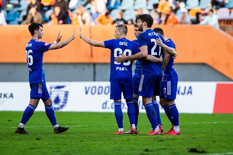 Dinamo Zagreb vs Genk 0h45 ngày 20/2