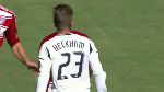 Beckham suýt choảng đối thủ trên sân bóng