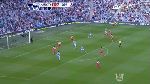 Pha sút bóng dội xà ngang của Zabaleta